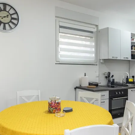 Diva Jana Apartment